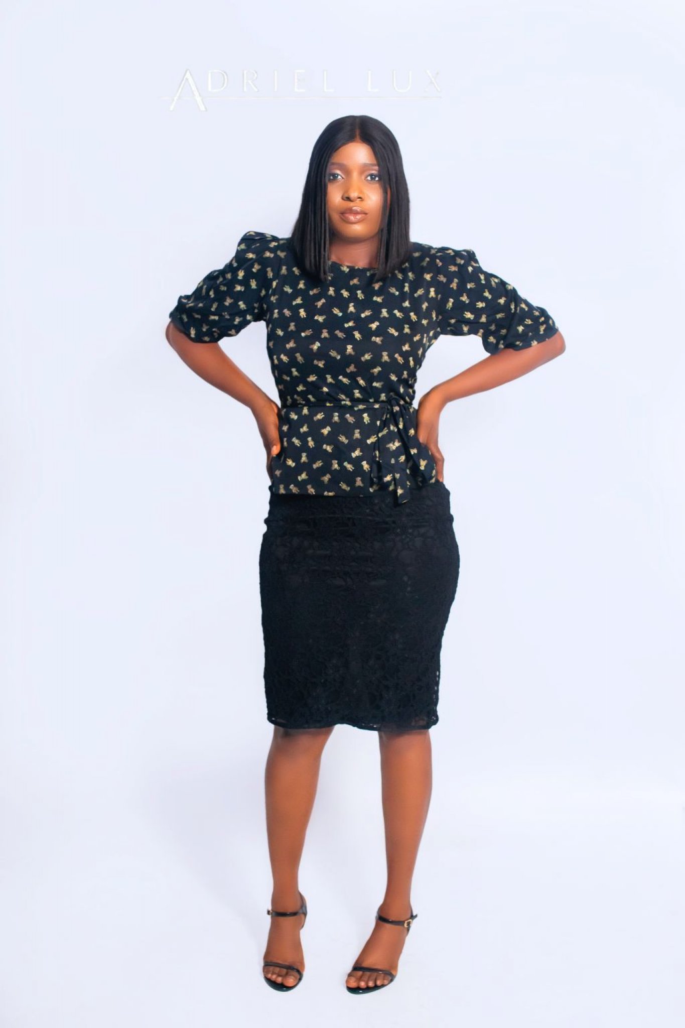 Self-Cinching Flare Top