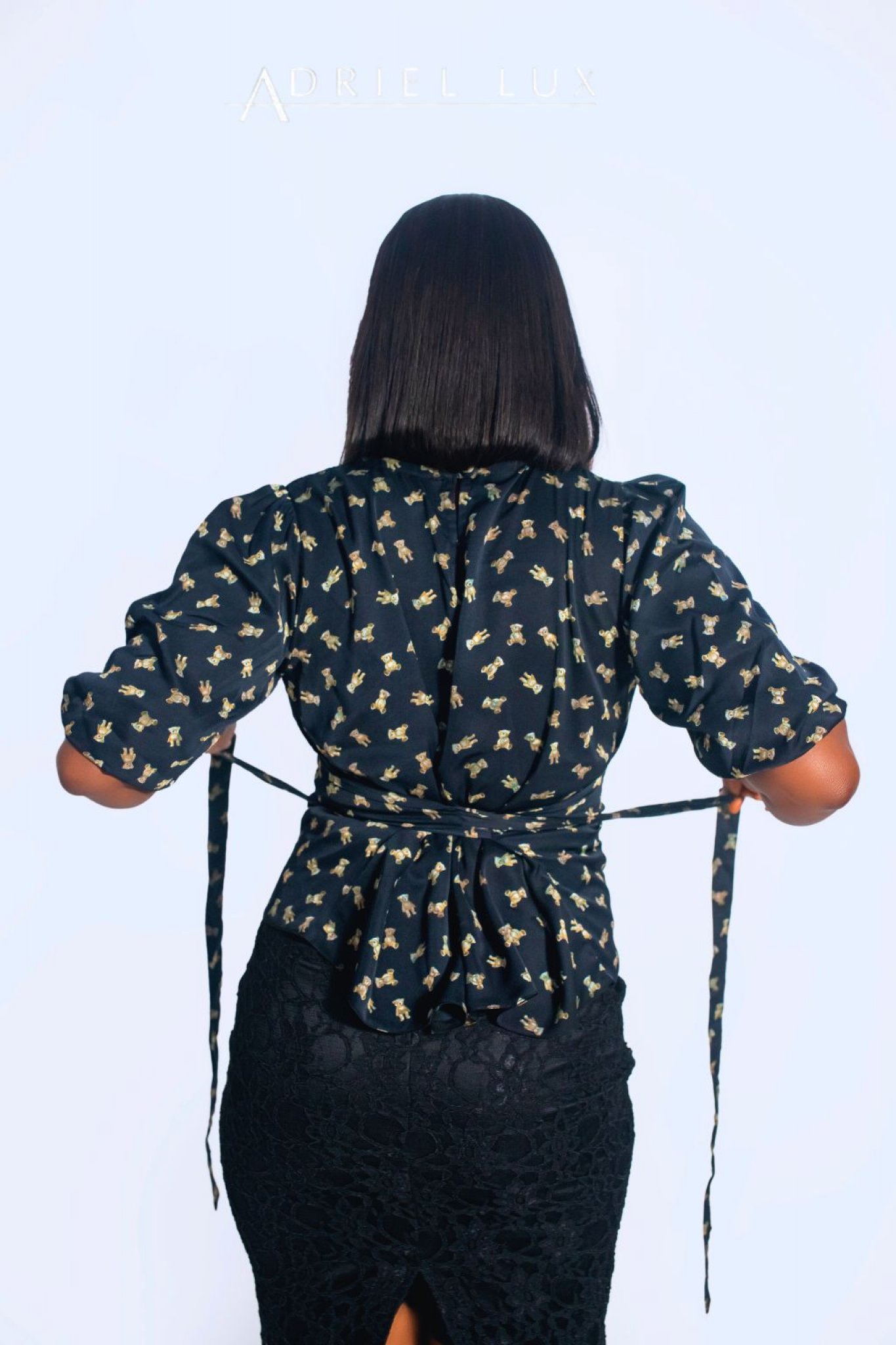 Self-Cinching Flare Top