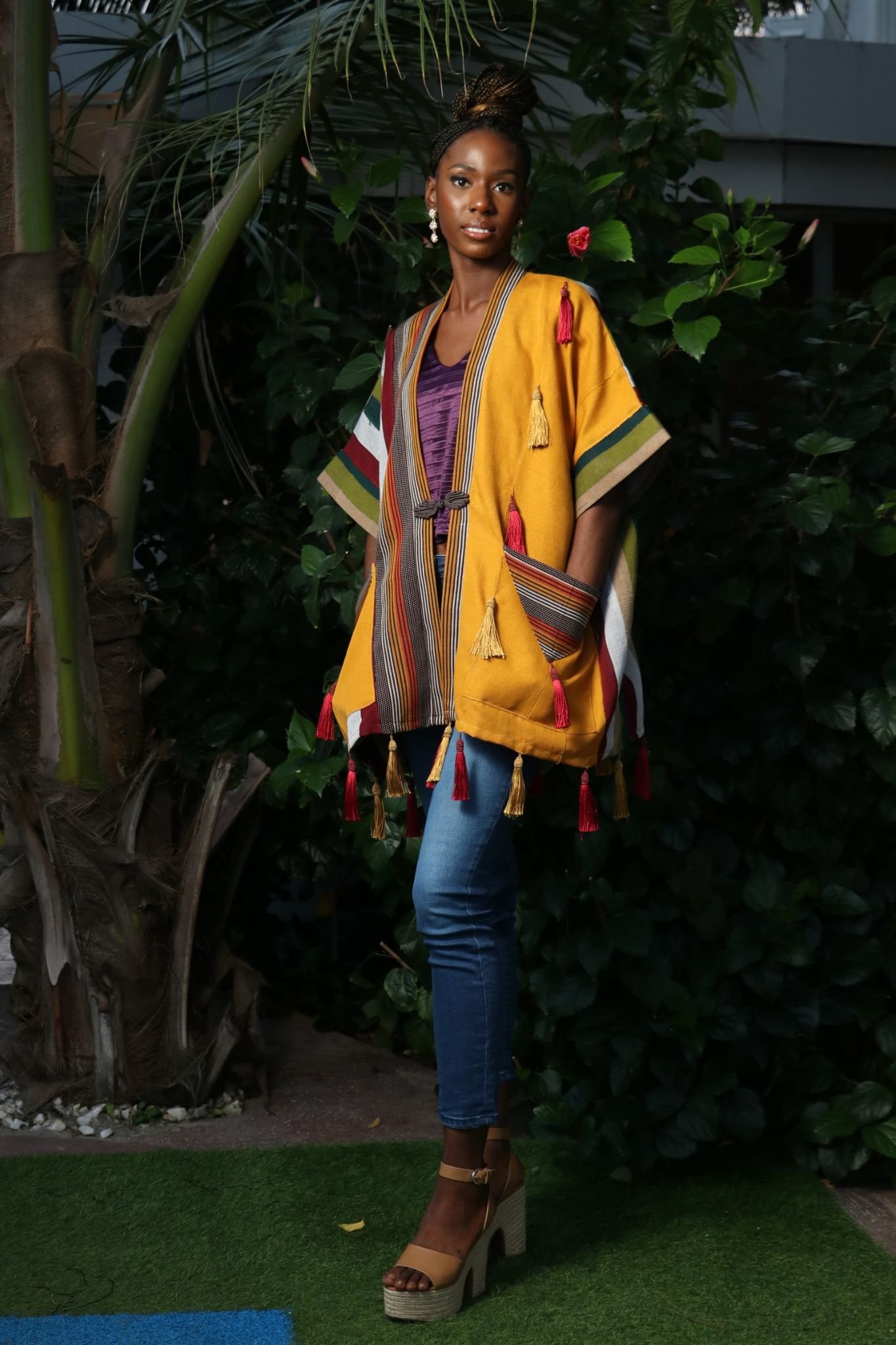 FOLÁSADÉ Tassled Kimono